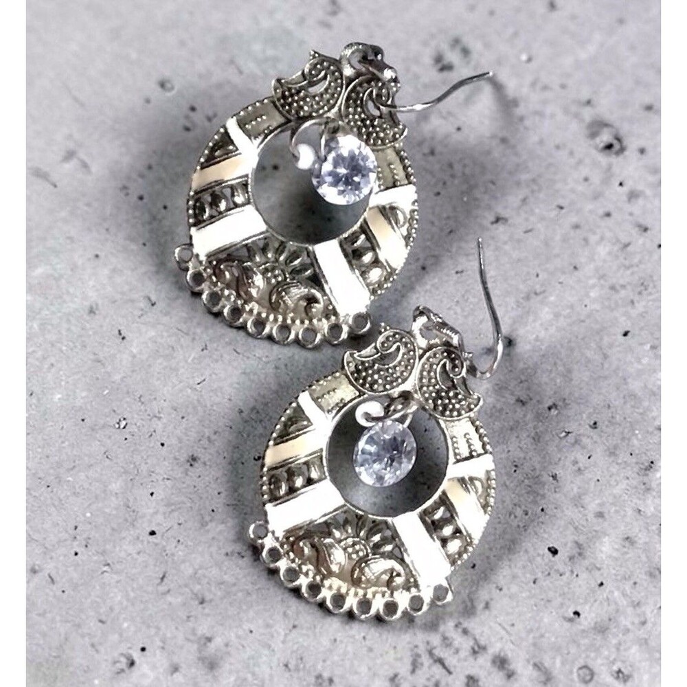 Vtg Enamel Ornate Silver-Tone Filligare crystal drop Earrings W / S.S. Hooks